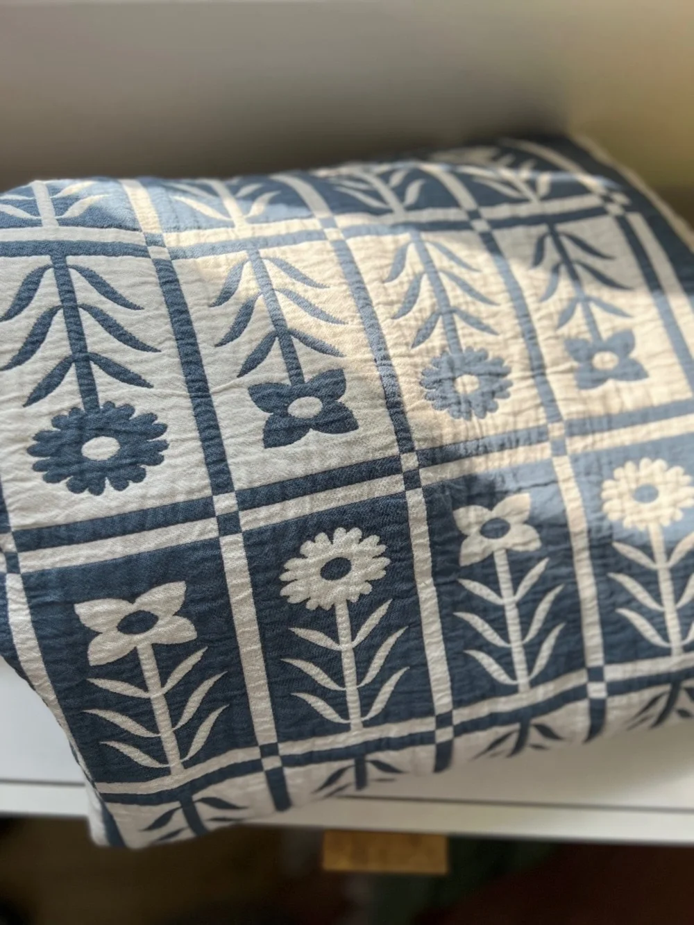 Quince twin cotton jacquard coverlet- Glacier Blue